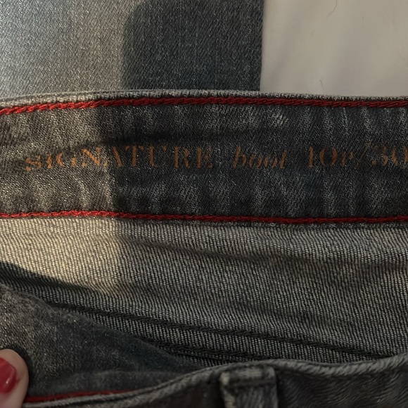 Signature Grey Jean - Picture 3 of 4